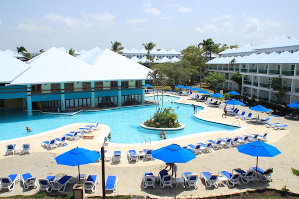 Beachfront Apt With Seaview Dining Patio Leilighet Puerto Plata Eksteriør bilde